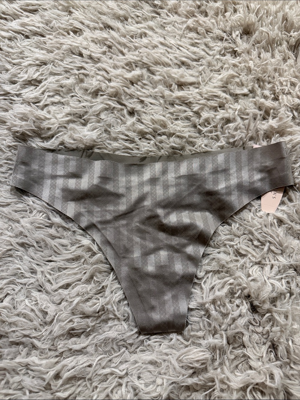 NWT VTG Victoria's Secret Incredible Sexy Satin No Show Thong Panty Small